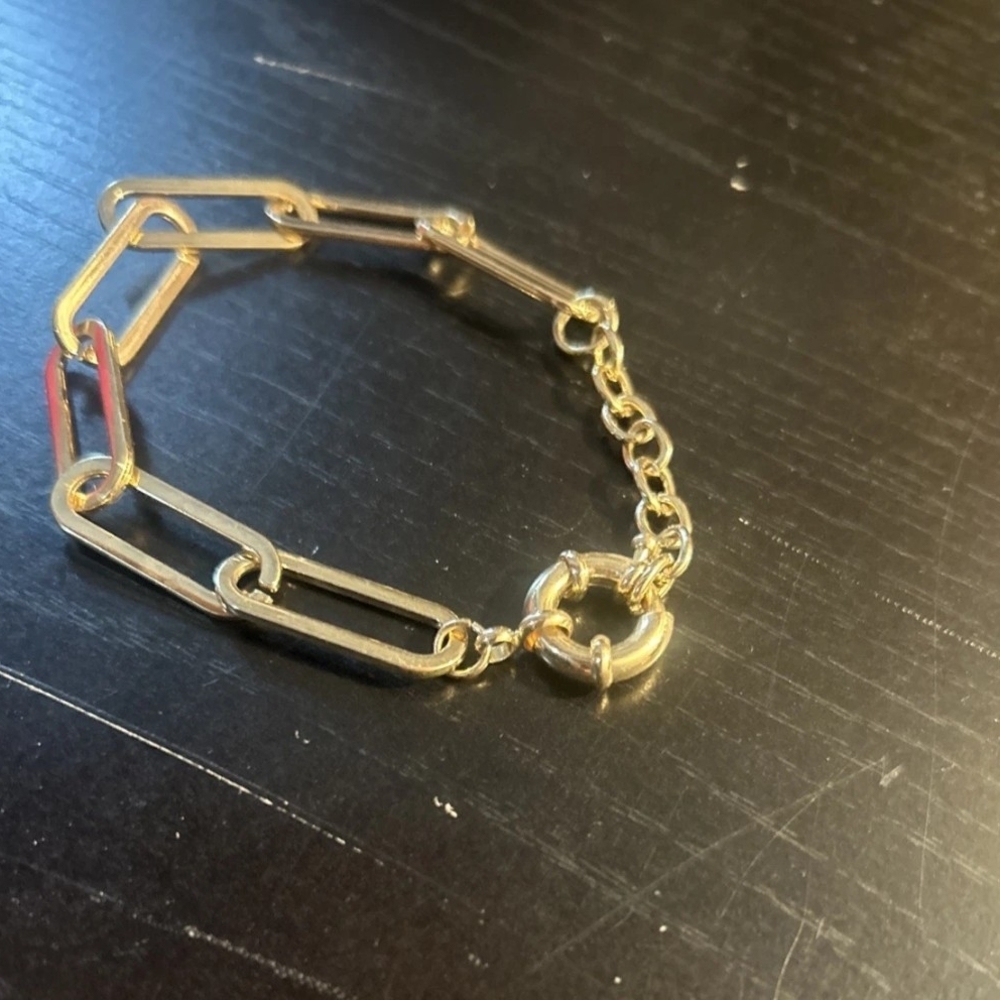 Gold Paperclip Chain Bracelet Elegant Design